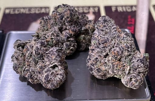 GIRAFFE  🦒🦒PUZZY 28grams OZ ON SALE HYBRID 🔥🔥 36%THC EXOTIC ON SALE - Image 2